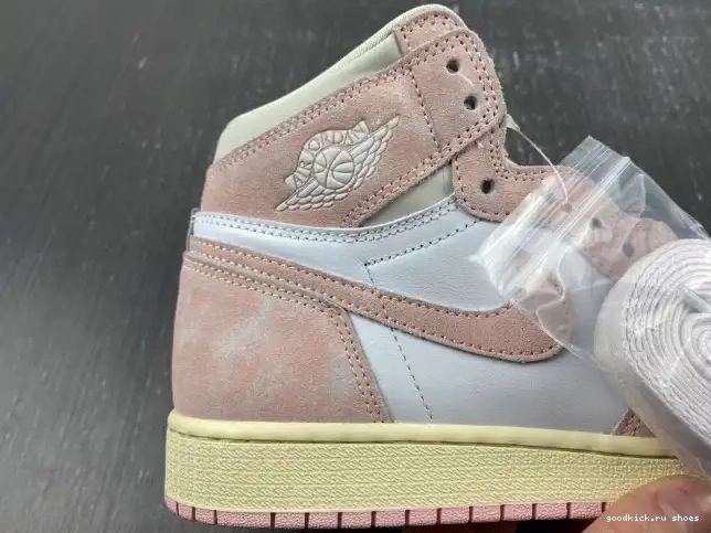Washed Pink (Women's) FD2596-600 Retro 1 OG High Air Jordan 0418